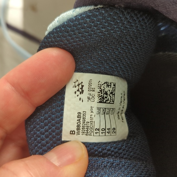 New Balance 880 sneakers, gym shoes, light blue, women's size 12 - Picture 12 of 14